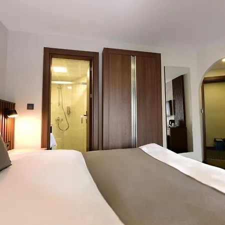 Hotel öncü Estambul